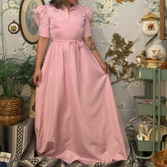 Victorian ruffle neck pale pink formal maxi dress - Picture 3 of 7